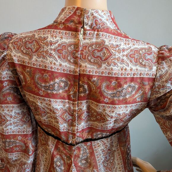 Vintage 1970s Floral Gown Maxi Dress Prairie Cottagecore Victorian Neckline 12 - Picture 12 of 12